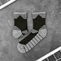 Чоловічі спортивні шкарпетки Pobedov Heat хакі з сірими вставками