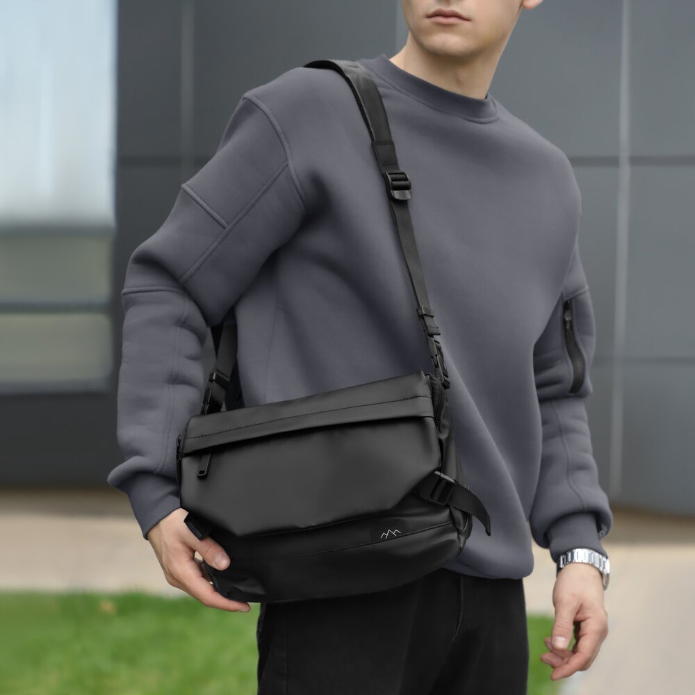 Чоловіча чорна сумка з кишенями на замку Pobedov Modest, POB_00000006893