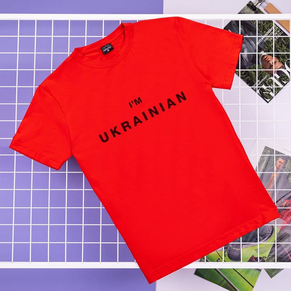Футболка чоловіча однотонна червона Pobedov Peremoga - I'M UKRAINIAN наклейка чорна, POB_00000007228