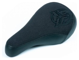 Сидение Federal Mid Stealth Logo - черная комбинированная ткань/кожа с черным вышитым логотипом