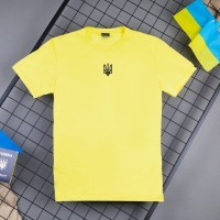 Футболка чоловіча однотонна жовта Pobedov Peremoga - наклейка Герб 4см чорна